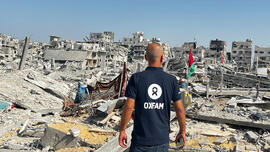 Oxfam collega Ihab staat in Gaza Stad nadat een tijdelijk wapenstilstand afgeroepen werd.